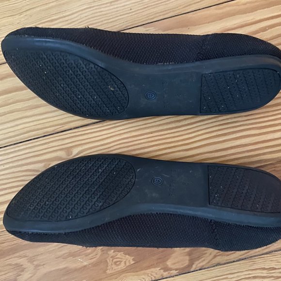 Womens Rothys The Flat, Black Solid - Picture 2 of 3
